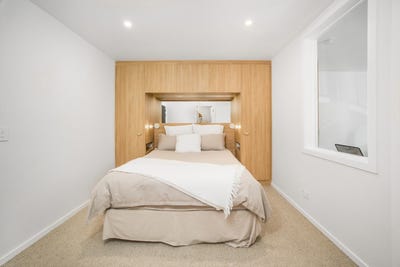 /international/nz/manor-place-city-centre-otago-320103212726/