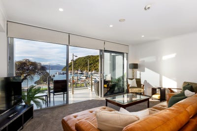 /international/nz/london-quay-picton-marlborough-320104825657/