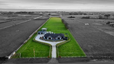 /international/nz/mawhitiwhiti-road-normanby-taranaki-320108308855/