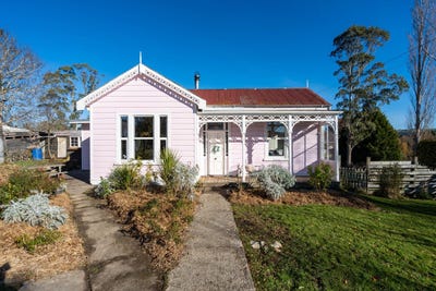 /international/nz/pensher-street-lawrence-otago-320108287750/