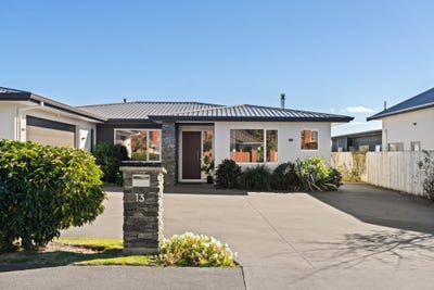 /international/nz/gwyneth-place-lytton-west-gisborne-320108271474/