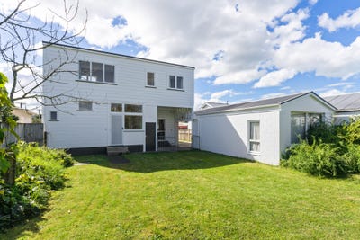 /international/nz/palmerston-road-te-hapara-gisborne-320107494940/