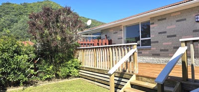 /international/nz/york-street-picton-marlborough-320106859777/