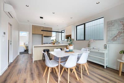/international/nz/hill-crescent-new-lynn-auckland-320108485486/