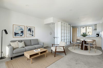 /international/nz/laurie-southwick-parade-gulf-harbour-auckland-320108308707/