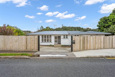 /international/nz/clark-road-kamo-gisborne-320108457367/