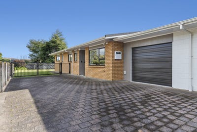 /international/nz/waimea-street-westown-taranaki-320108005845/