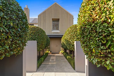 /international/nz/thornycroft-street-fendalton-canterbury-320108621639/