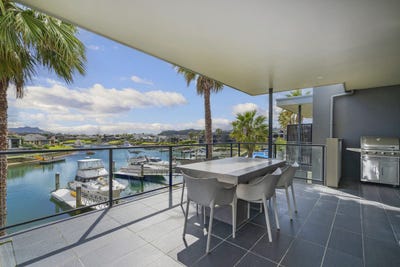 /international/nz/south-highway-sovereign-pier-whitianga-waikato-320096550921/