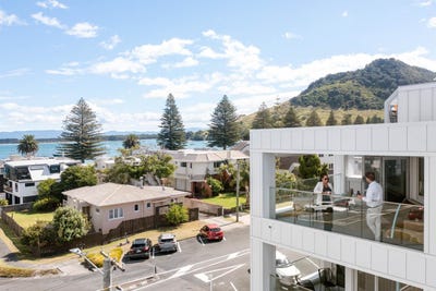 /international/nz/victoria-road-the-cascades-mount-maunganui-bay-of-plenty-320098263607/
