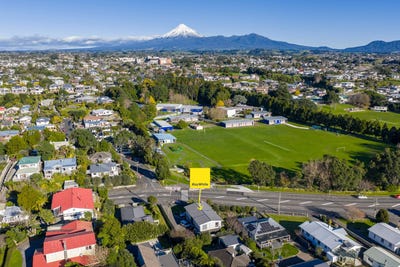/international/nz/st-aubyn-street-moturoa-taranaki-320101076659/