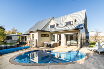 /international/nz/gloucester-street-greenmeadows-hawke-s-bay-320108621605/