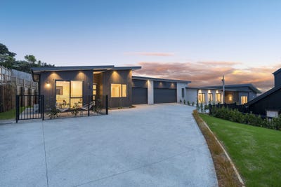 /international/nz/paparahi-place-orewa-auckland-320101103287/