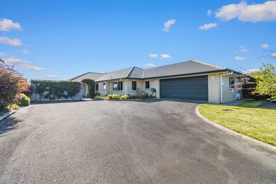 /international/nz/manukaka-heights-hurdon-taranaki-320104244729/