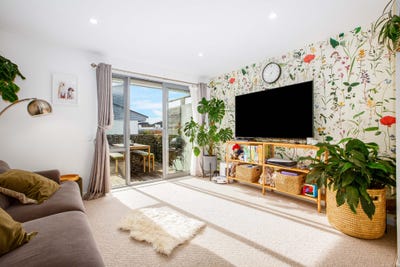 /international/nz/princess-terrace-newtown-gisborne-320107945258/