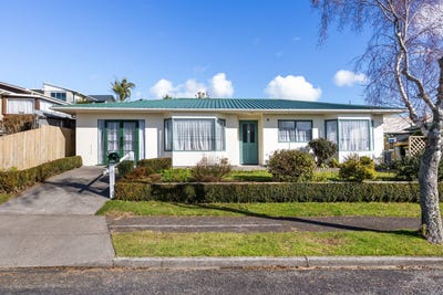 /international/nz/julian-place-westown-taranaki-320108527662/