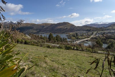 /international/nz/peninsula-road-kelvin-heights-otago-320100730651/