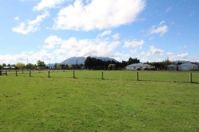 /international/nz/surrey-street-mossburn-southland-320107563203/