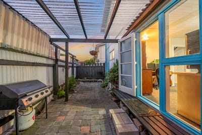 /international/nz/martin-street-wallaceville-wellington-320108485684/