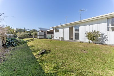 /international/nz/seaview-road-westown-taranaki-320101128817/
