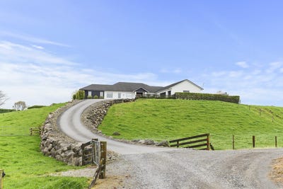 /international/nz/upland-road-egmont-village-taranaki-320103013961/