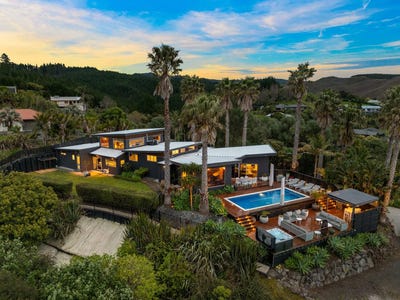 /international/nz/governors-heights-whangamata-waikato-320108366281/