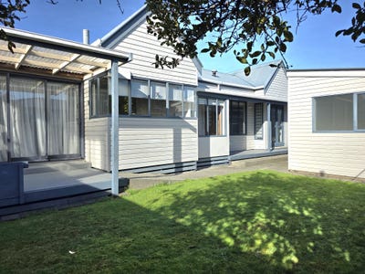 /international/nz/tudor-street-hokitika-west-coast-320108457464/