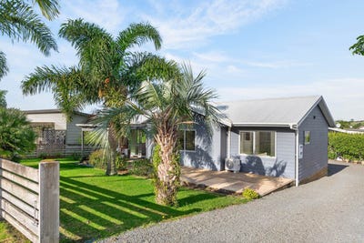 /international/nz/kakapo-place-mangawhai-northland-320108593936/