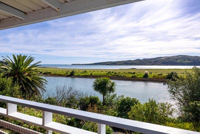 /international/nz/nihinihi-avenue-raglan-waikato-320108366475/