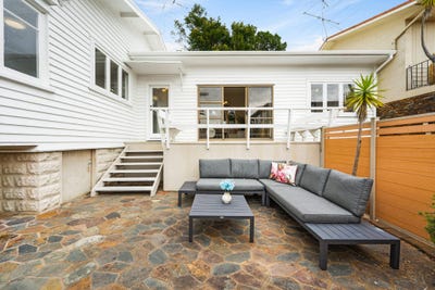 /international/nz/selwyn-avenue-mission-bay-auckland-320106939876/