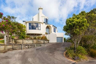 /international/nz/signallers-grove-strathmore-park-wellington-320108485451/