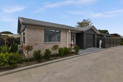 /international/nz/davis-street-saint-leonards-hawke-s-bay-320108527387/