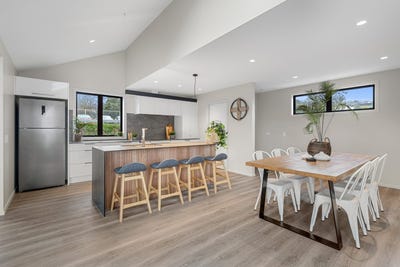 /international/nz/helicopter-house-build-2025-motueka-tasman-320100145164/?lang=zh-cn