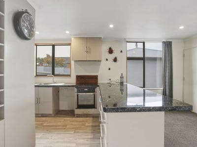 /international/nz/lowestoft-street-balclutha-otago-320106859216/