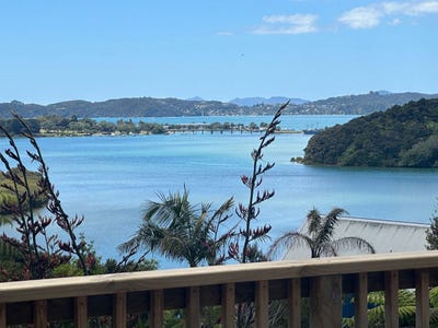 /international/nz/causeway-road-haruru-northland-320095945881/