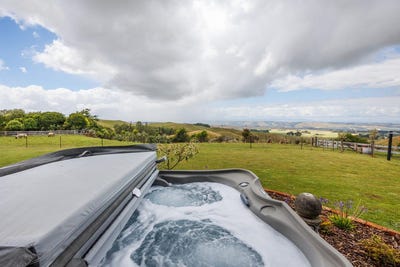 /international/nz/mt-curl-road-hunterville-manawatu-whanganui-320097023081/