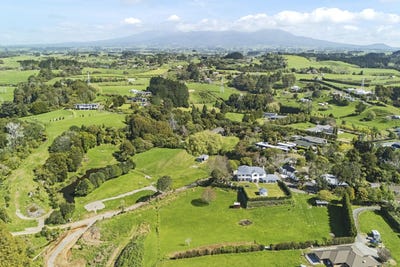 /international/nz/patterson-road-hurworth-taranaki-320103058518/