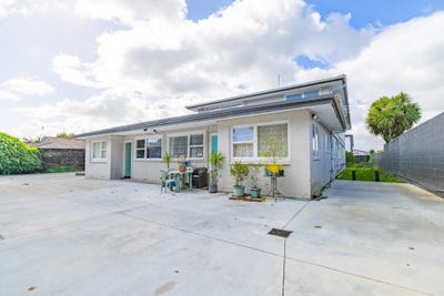 /international/nz/eason-street-victoria-bay-of-plenty-320107424019/