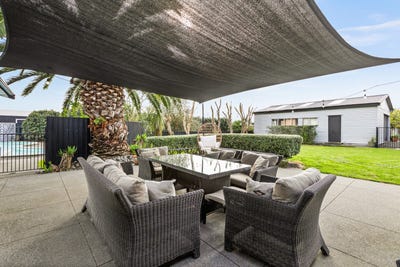 /international/nz/pitt-street-clive-hawke-s-bay-320108485737/