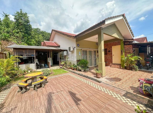 Jalan Akasia, Sepang, Selangor 43900