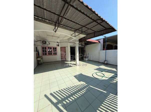Jalan Sri Putri , Kulai, Johor 81000
