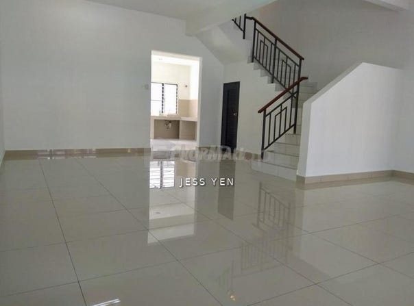 Jalan Parklands, Semenyih, Selangor 43700