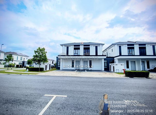 Persiaran Mokhtar Dahari, Bandar Puncak Alam, Selangor 47000