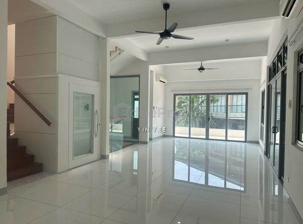 Jalan BPP 6, Bandar Putra Permai, Puchong South, Selangor 43300
