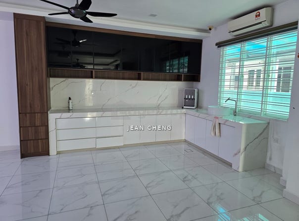 Jalan USJ 1/3, Taman Subang Mewah, USJ, Selangor 47500