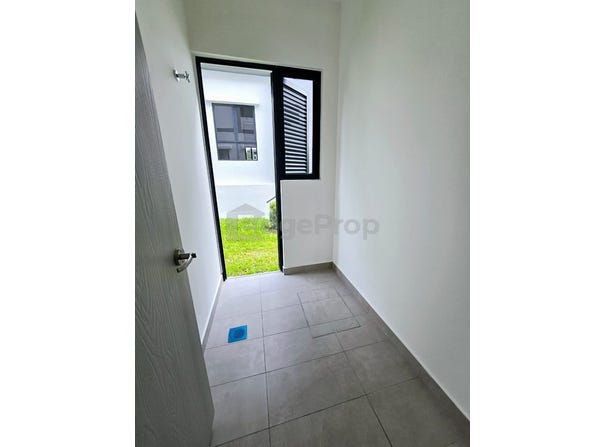 JALAN BROMELIA 1, Puchong, Selangor 47100