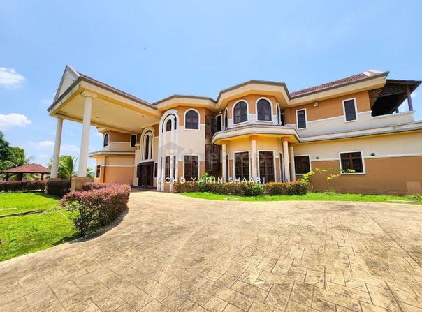 Jalan Warisan Mulia 4/1, Kota Warisan, Sepang, Selangor 43900