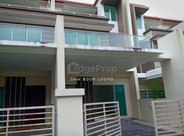 Off Jalan Fettes, Sungai Ara, Penang 11900