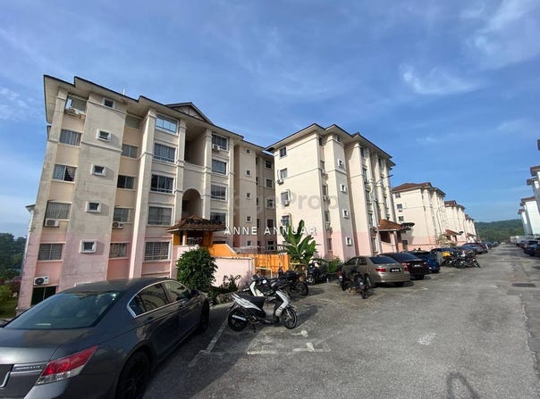 Jalan Residensi Warnasari 13/1, Bandar Puncak Alam, Selangor 42300