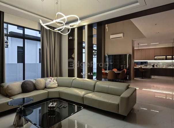 Persiaran Mokhtar Dahari, Bandar Puncak Alam, Selangor 47000